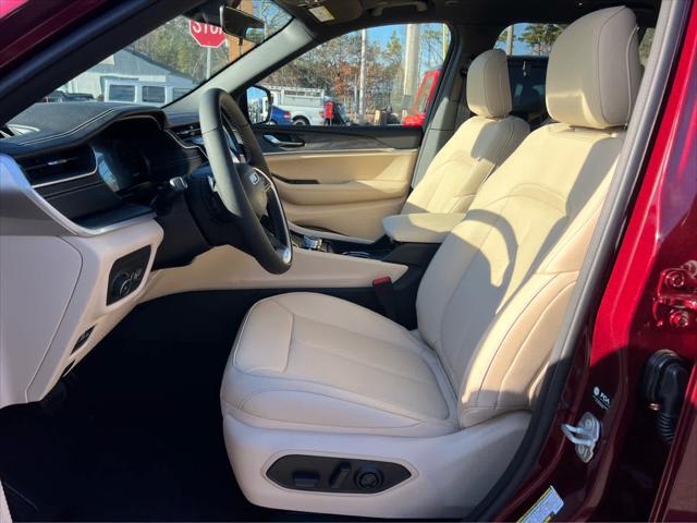 new 2025 Jeep Grand Cherokee car, priced at $48,810