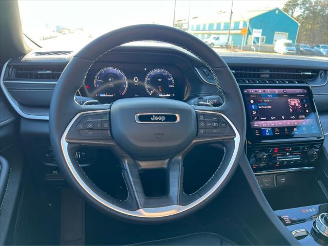 new 2025 Jeep Grand Cherokee car, priced at $45,700