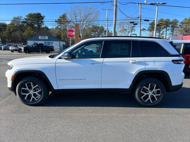 new 2025 Jeep Grand Cherokee car, priced at $45,700