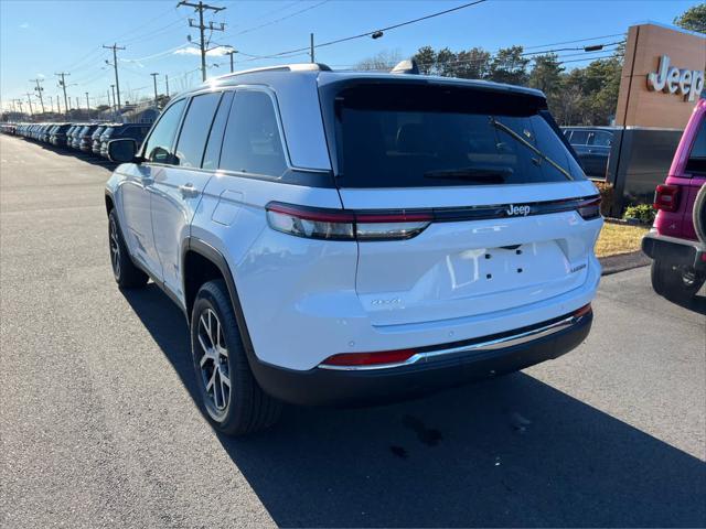 new 2025 Jeep Grand Cherokee car, priced at $45,700