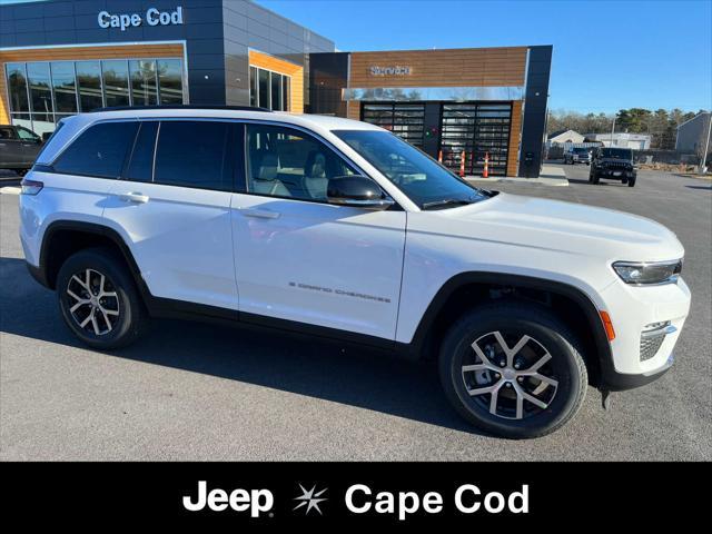 new 2025 Jeep Grand Cherokee car, priced at $45,700