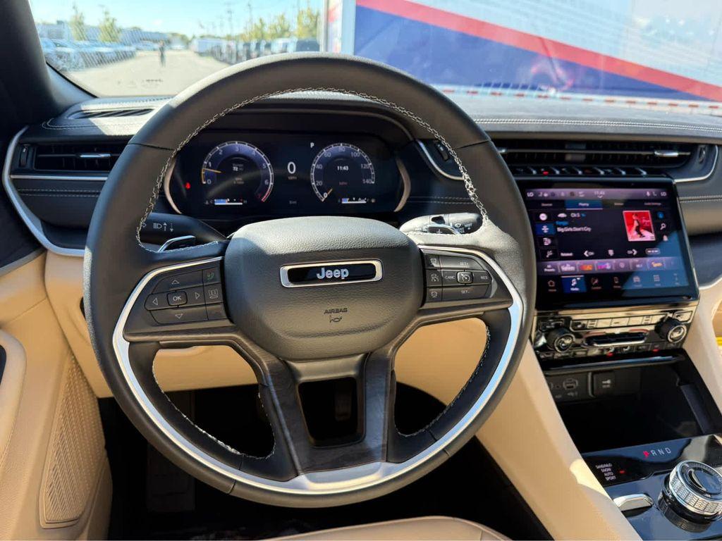 new 2025 Jeep Grand Cherokee car, priced at $45,750