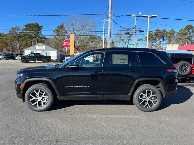 new 2025 Jeep Grand Cherokee car, priced at $48,306