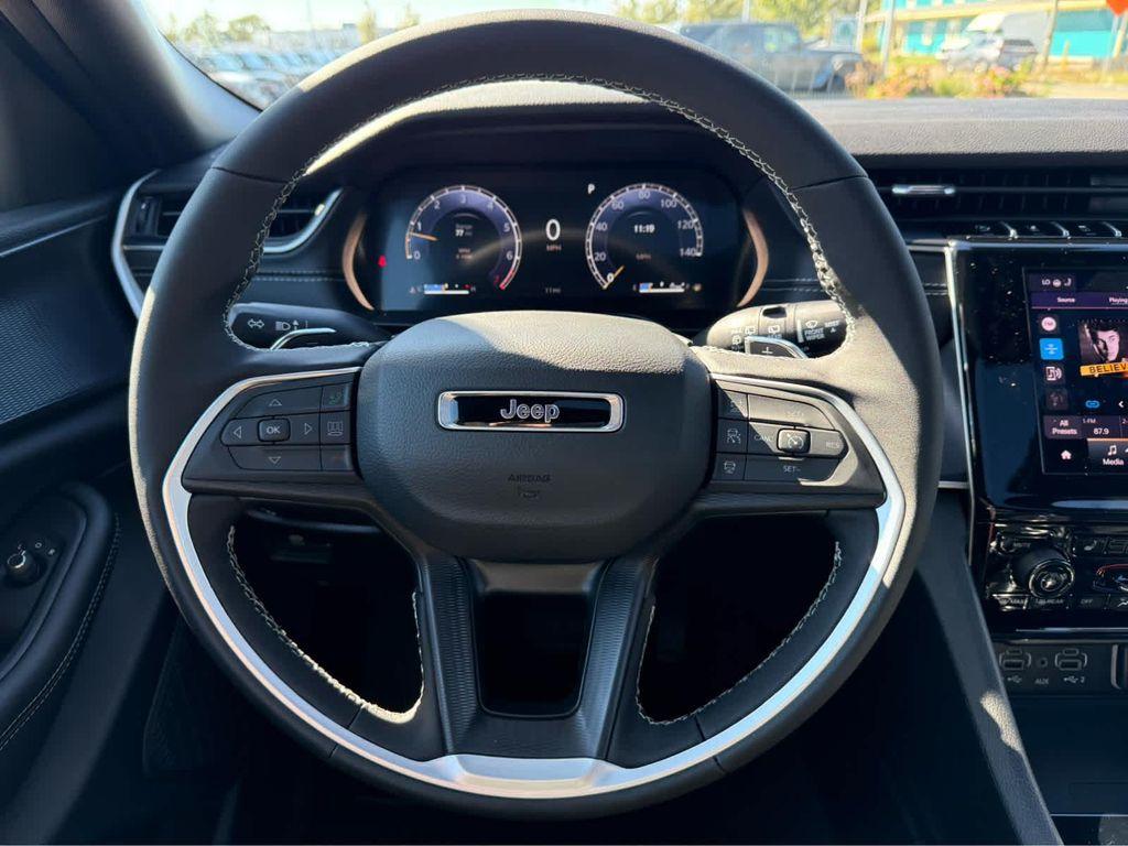 new 2025 Jeep Grand Cherokee car, priced at $43,750