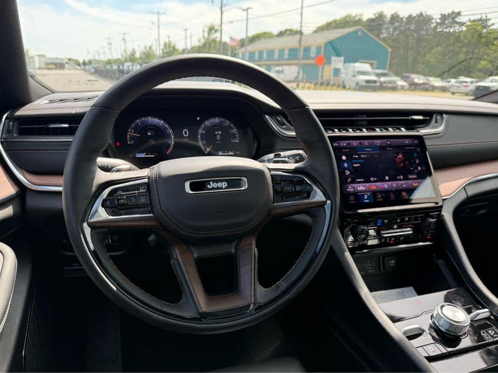new 2025 Jeep Grand Cherokee L car, priced at $64,975