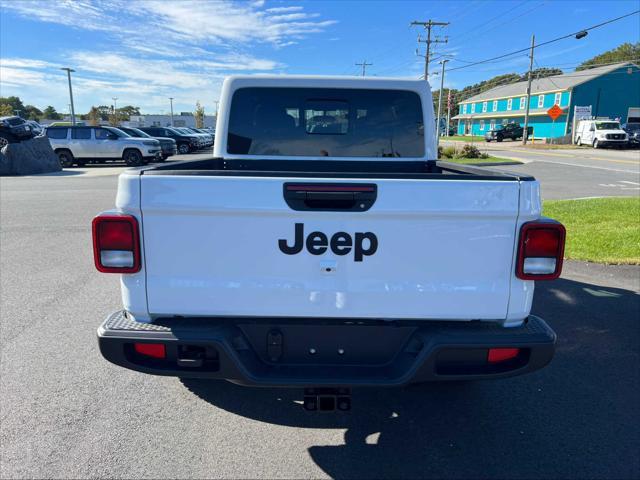 new 2024 Jeep Gladiator car, priced at $45,397