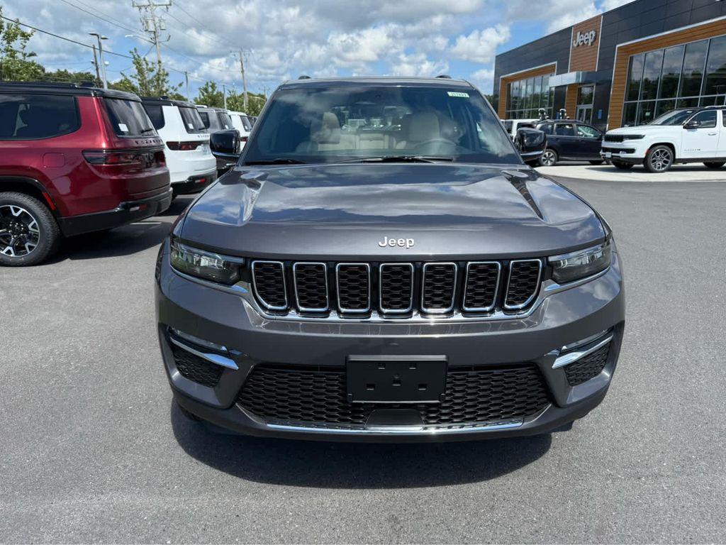 new 2025 Jeep Grand Cherokee car, priced at $45,250