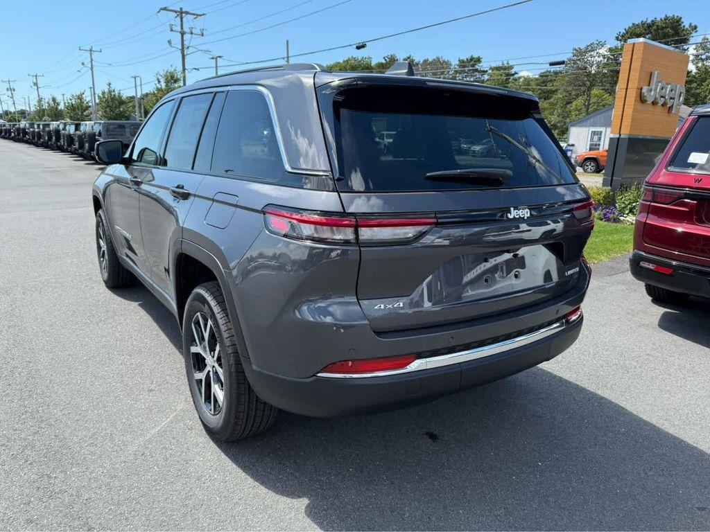 new 2025 Jeep Grand Cherokee car, priced at $45,250