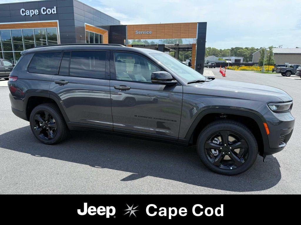 new 2025 Jeep Grand Cherokee L car, priced at $45,000