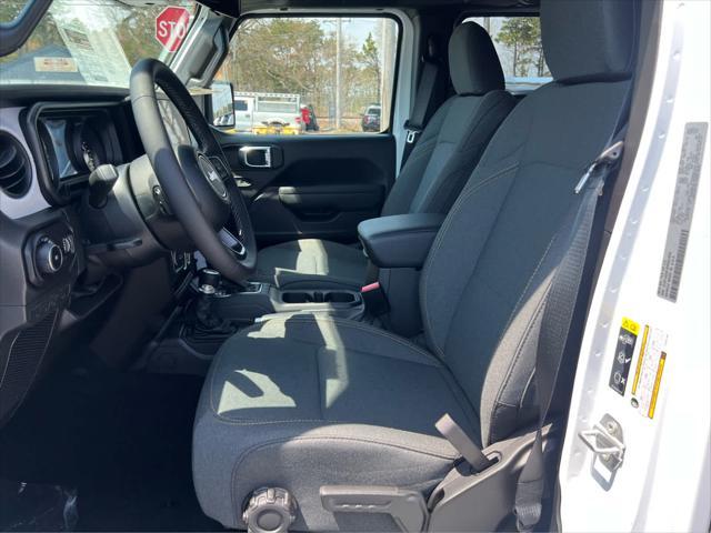 new 2025 Jeep Wrangler car, priced at $46,180