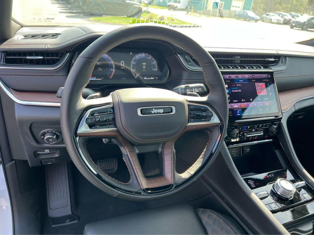 new 2025 Jeep Grand Cherokee car, priced at $58,000
