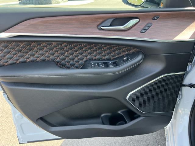 new 2025 Jeep Grand Cherokee car, priced at $60,555