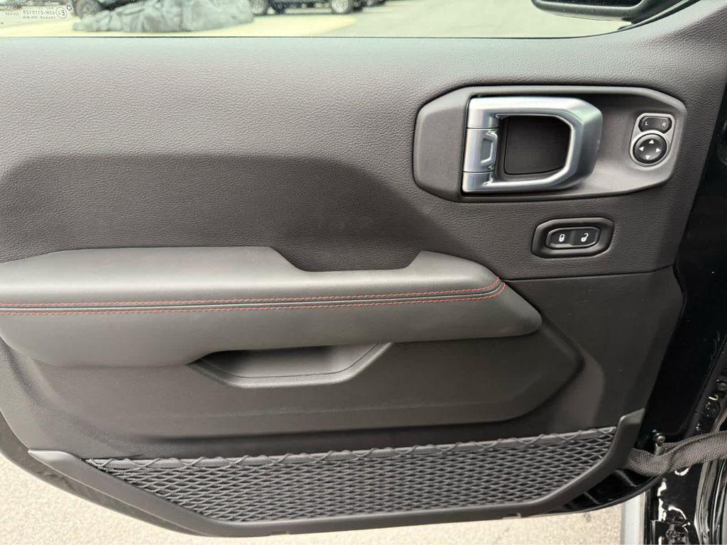 new 2026 Jeep Wrangler car, priced at $61,500