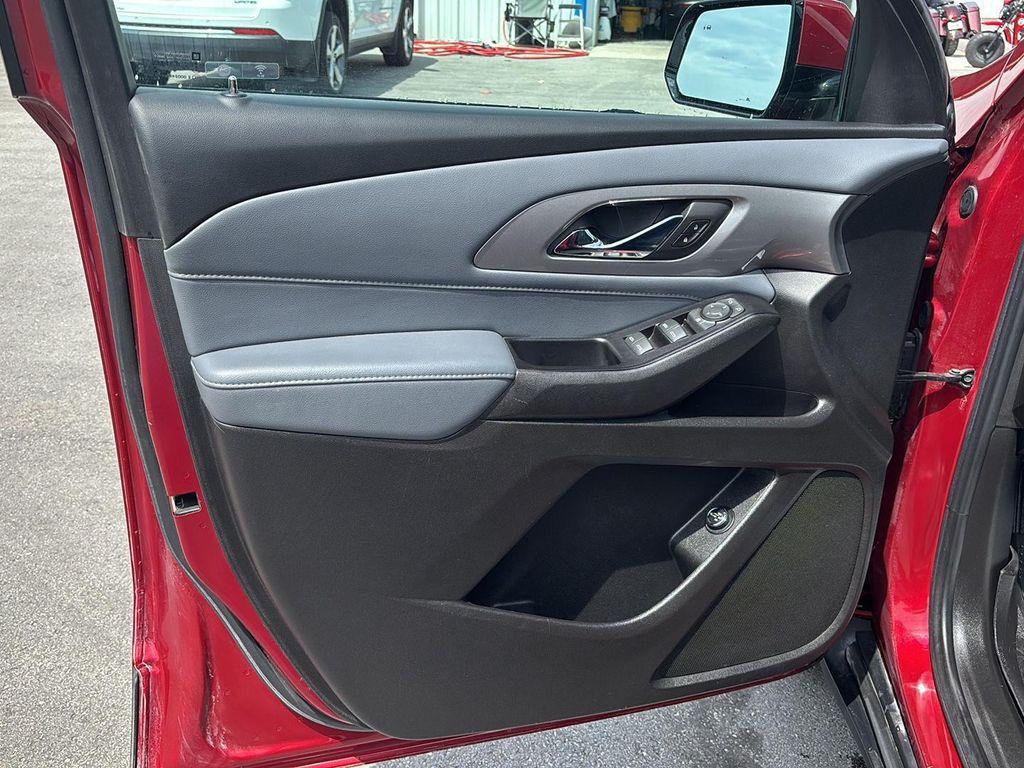 used 2020 Chevrolet Traverse car, priced at $19,995