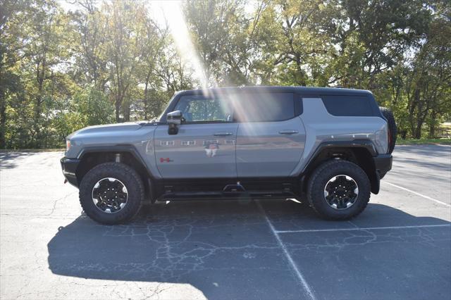 new 2025 GMC HUMMER EV SUV car