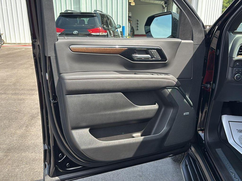 new 2025 Chevrolet Tahoe car, priced at $84,585