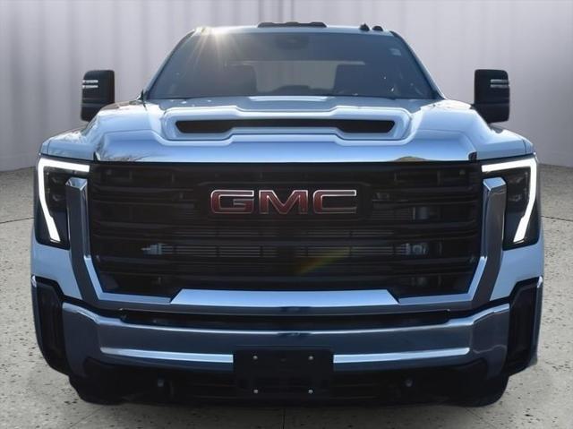 new 2025 GMC Sierra 3500 car, priced at $67,545