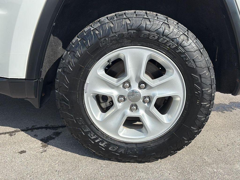 used 2015 Jeep Grand Cherokee car, priced at $11,589