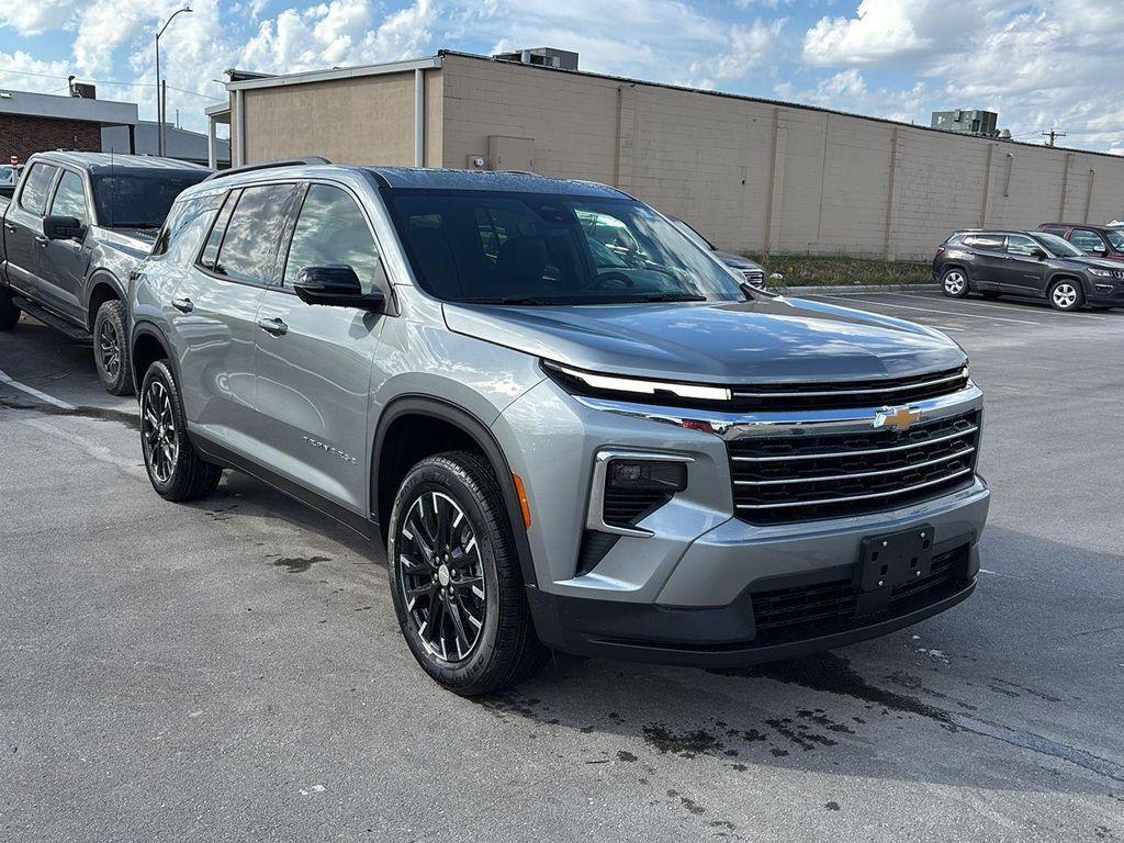 new 2026 Chevrolet Traverse car, priced at $49,420