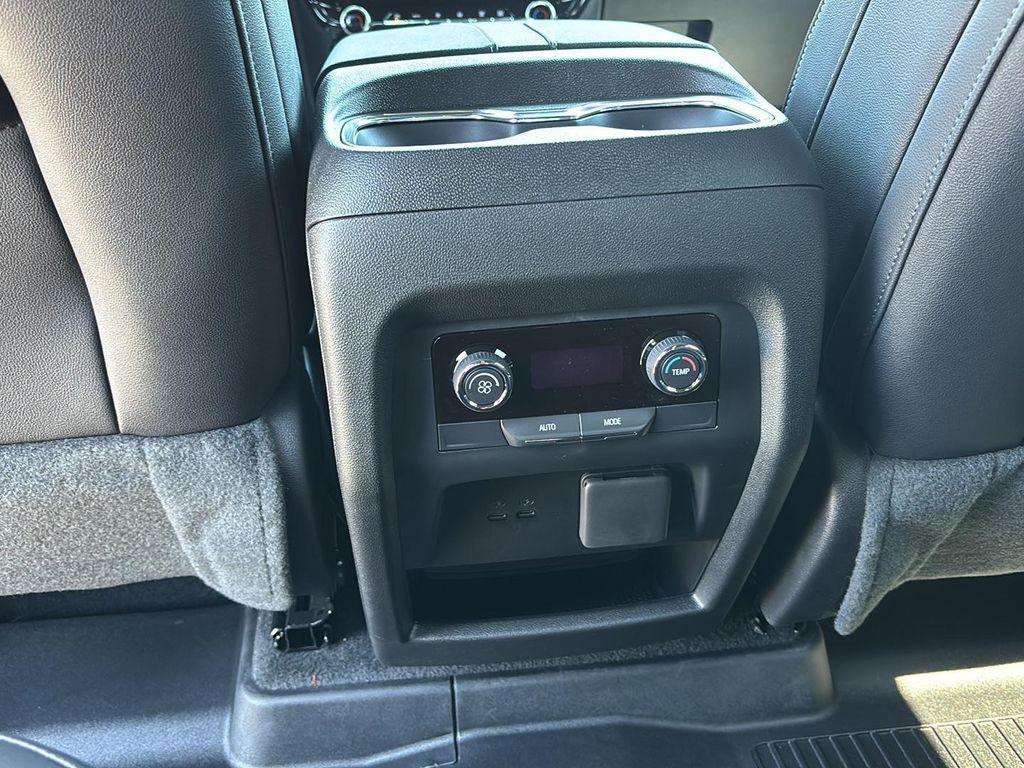 new 2026 Chevrolet Traverse car