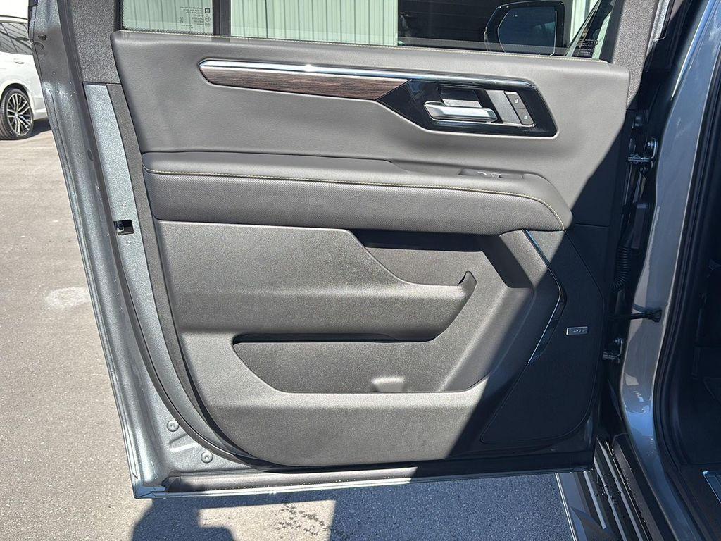 new 2026 Chevrolet Suburban car