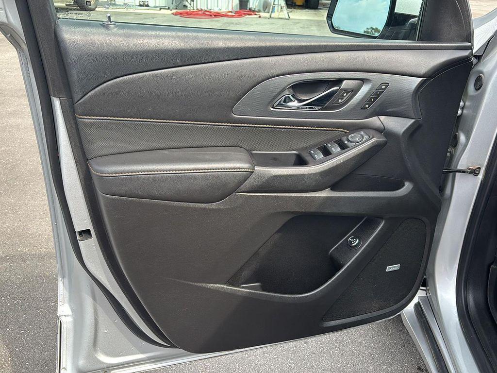 used 2020 Chevrolet Traverse car, priced at $27,995
