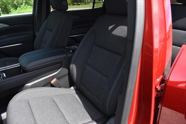 new 2025 Chevrolet Traverse car, priced at $52,195