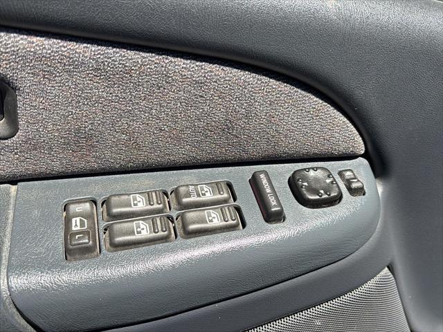 used 2002 GMC Sierra 2500 car, priced at $15,695