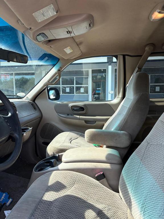 used 2000 Ford F-150 car, priced at $2,600