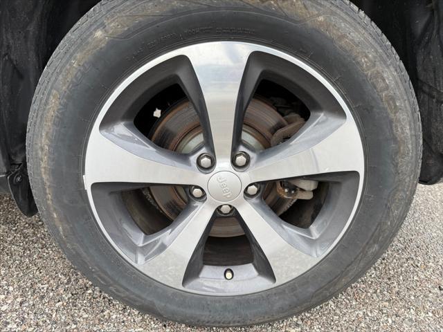 used 2019 Jeep Cherokee car, priced at $17,400