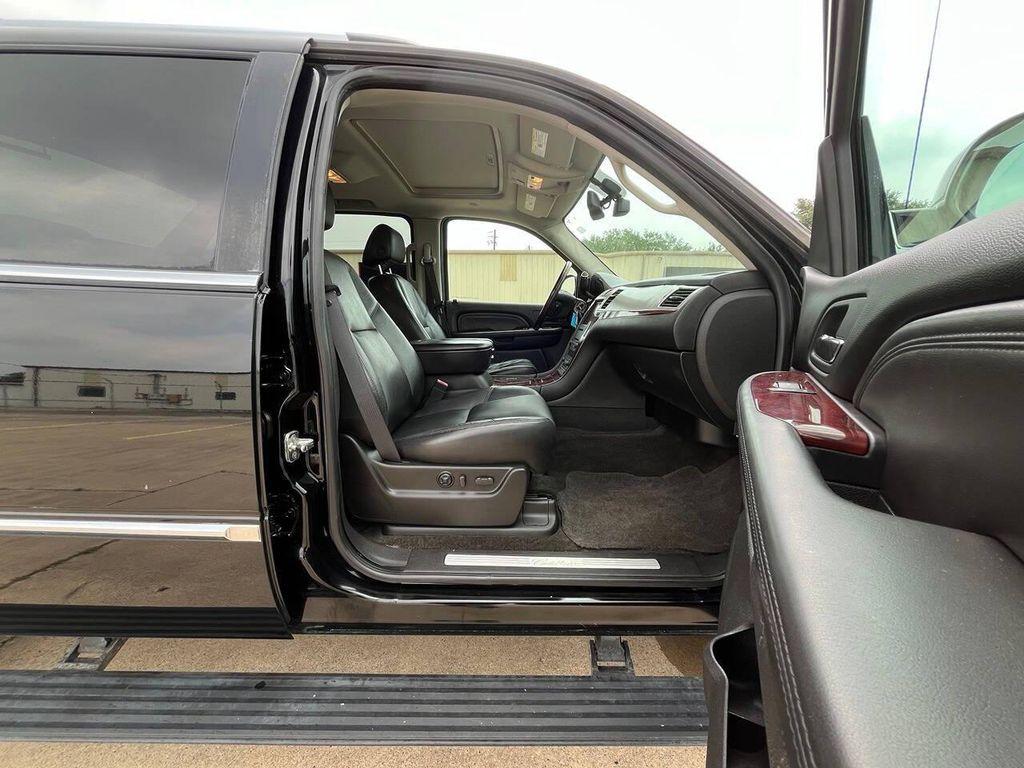 used 2007 Cadillac Escalade EXT car, priced at $27,999