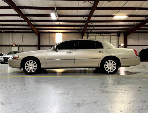used 2011 Lincoln Town Car car, priced at $34,999