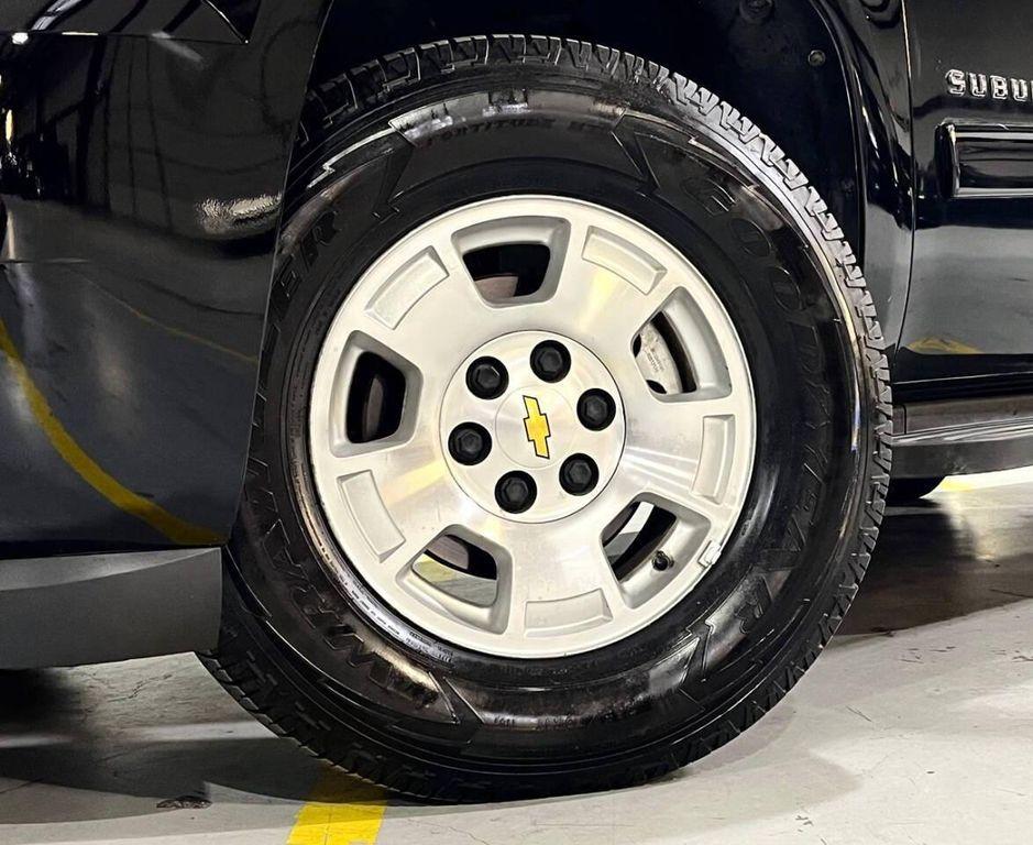 used 2010 Chevrolet Suburban car, priced at $22,899