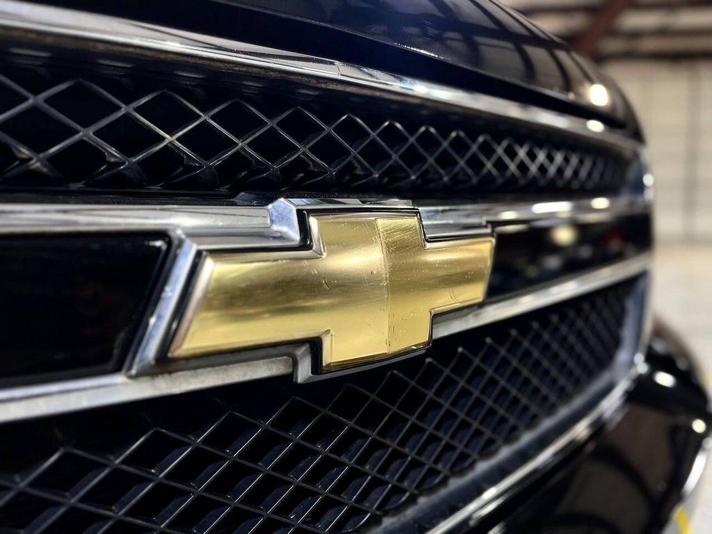 used 2010 Chevrolet Suburban car, priced at $22,899