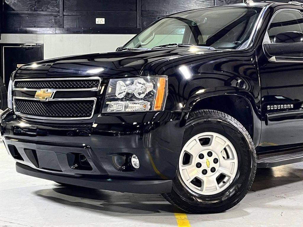 used 2010 Chevrolet Suburban car, priced at $22,899