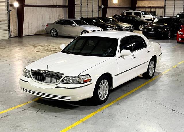 used 2010 Lincoln Town Car car, priced at $18,499