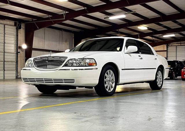 used 2010 Lincoln Town Car car, priced at $18,499