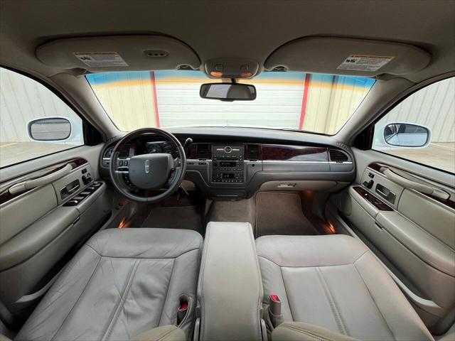 used 2010 Lincoln Town Car car, priced at $18,499