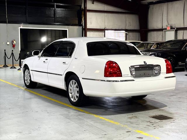 used 2010 Lincoln Town Car car, priced at $18,499