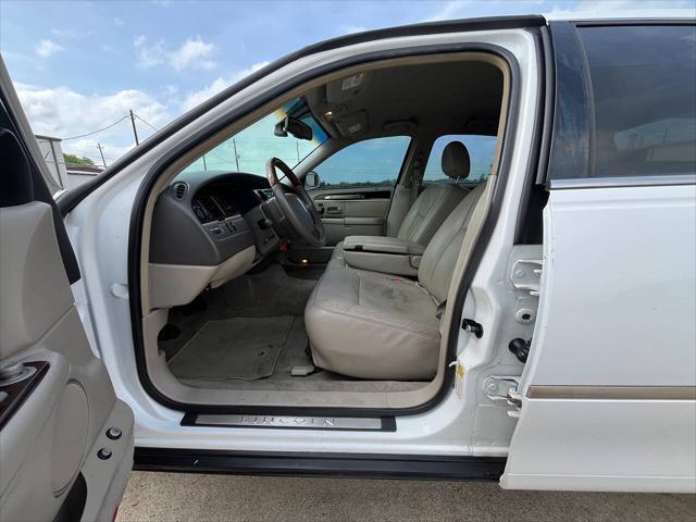 used 2010 Lincoln Town Car car, priced at $18,499