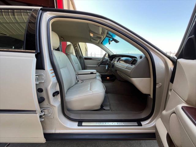 used 2003 Lincoln Town Car car, priced at $14,699