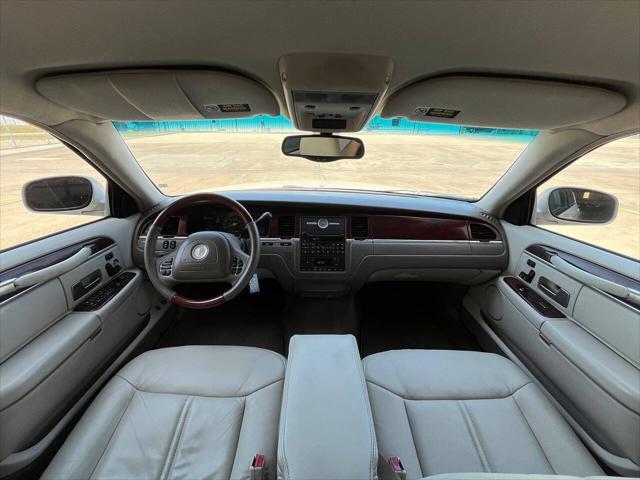 used 2003 Lincoln Town Car car, priced at $14,699