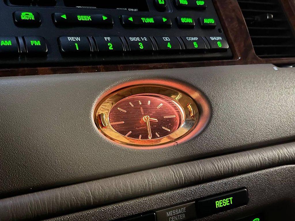 used 2002 Lincoln Town Car car, priced at $17,999