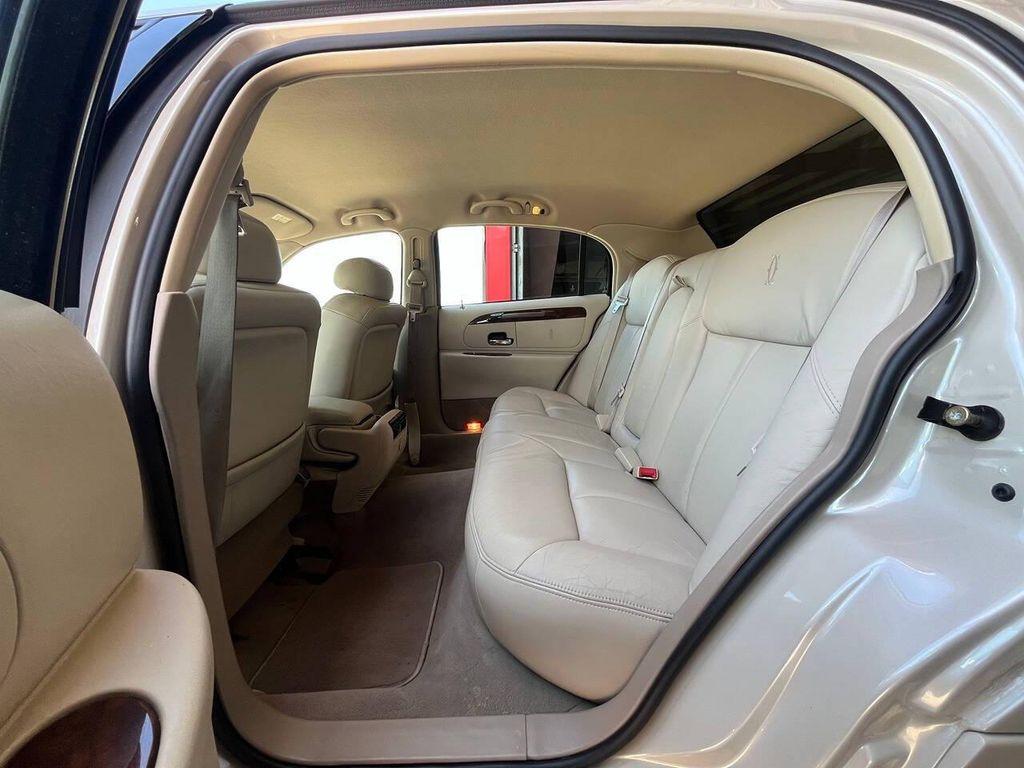 used 2002 Lincoln Town Car car, priced at $17,999
