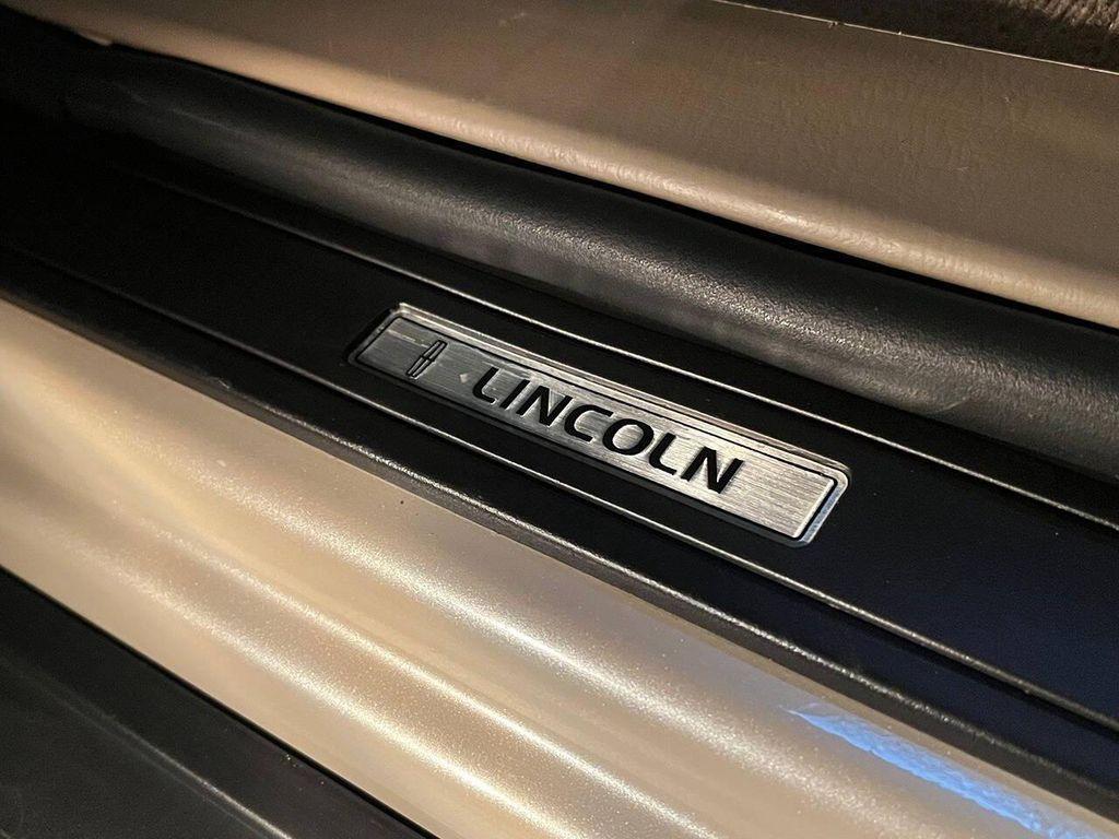 used 2002 Lincoln Town Car car, priced at $17,999