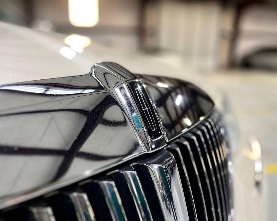 used 2002 Lincoln Town Car car, priced at $17,999