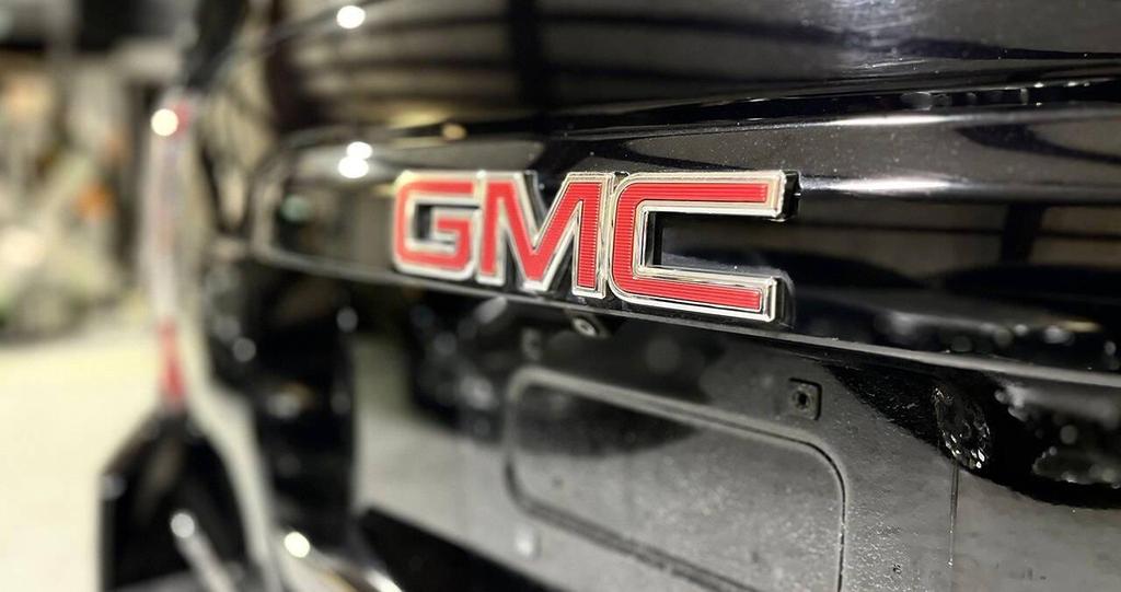 used 2018 GMC Yukon XL car, priced at $26,799