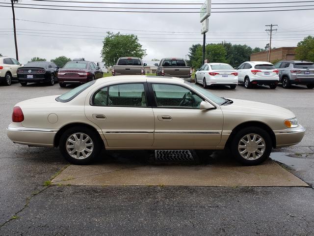 used 2002 Lincoln Continental car, priced at $8,888