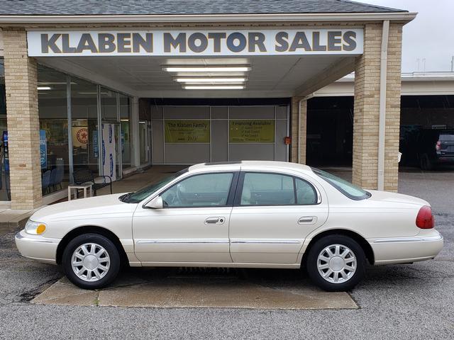 used 2002 Lincoln Continental car, priced at $8,888