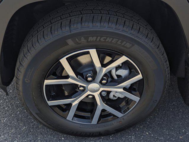 new 2025 Jeep Grand Cherokee car, priced at $43,643